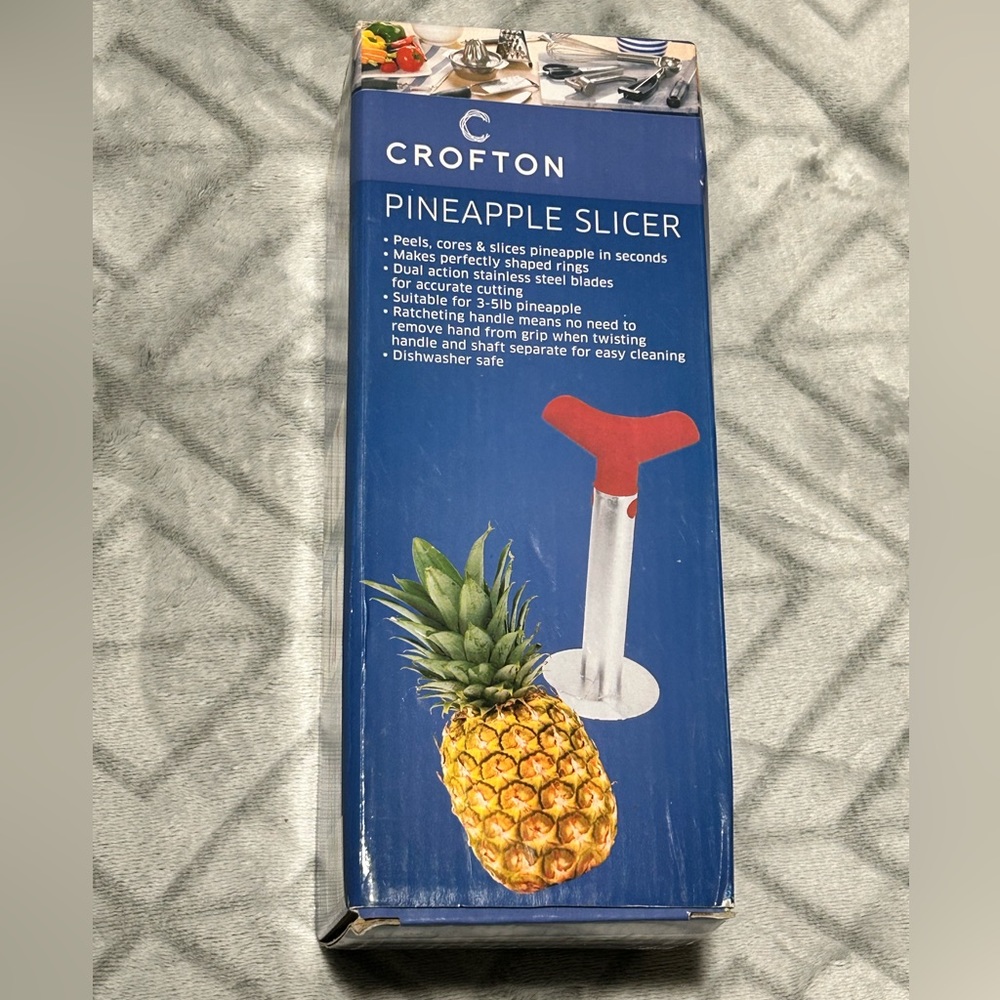 Crofton Pineapple Slicer - New In Box